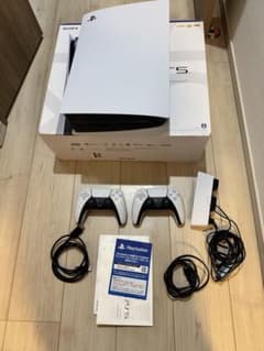 PlayStation5 プレステ5とコントローラーと充電台のサムネイル
