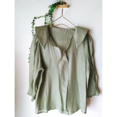 【美品】❁DoulaDoula❁変形ブラウス　くすみライトグリーンのサムネイル