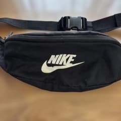 NIKE ボディバッグ ウエストポーチ ブラックのサムネイル