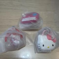 マ*ん様 ハローキティ かわいいおもちゃ　ミニチュアチャーム3点セットのサムネイル