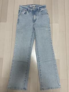 Levi's High Waisted Crop Flare 24のサムネイル