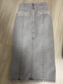 新品タグ付き　Apuweiser-riche デニムタイトスカート SSサイズのサムネイル