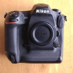 ニコン D5 ボディ XQDタイプ カード・リーダー付属のサムネイル