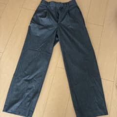 UNIQLO ワイドパンツ グレー サイズSのサムネイル