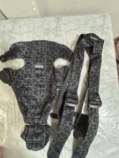 BABYBJORN ベビーキャリア MINIAir 抱っこ紐 レオパード 廃盤品のサムネイル