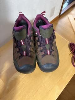 KEEN ウォータープルーフ ハイキングシューズ レディース25cmのサムネイル