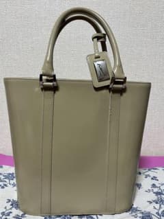 Kitamura 2 横浜 トートバッグ エナメル調 ベージュのサムネイル