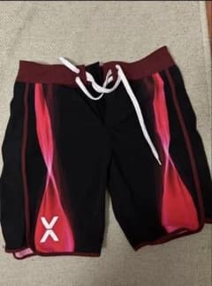 X-VEATM サーフパンツ水着 Mサイズ ブラック レッド VEATM サーフパンツ 水着 ブラック レッド - メルカリ