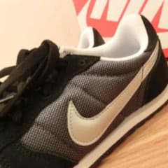 新品 23.5 ナイキ ジニコ ブラック、グレー NIKE 梨花のサムネイル