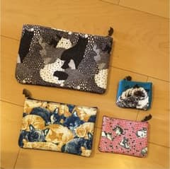 〜8/27で処分！【未使用】猫ちゃんの ポーチ 4つセットのサムネイル