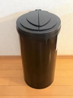 Zia 自動開閉　ゴミ箱 ブラック　Zara Hpfrance オルネドフォイユ Zita 自動開閉 ジータ ゴミ箱 黒 Zara Hp オルネドフォイユ - メルカリ