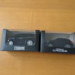トヨタ　ミニカー　Esquire　カローラクロスのサムネイル