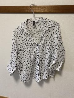 H&M DIVIDED レオパード柄 七分袖シャツ ホワイト系のサムネイル