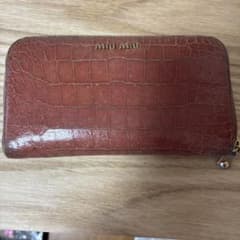 miu miu 赤 レザー 長財布のサムネイル