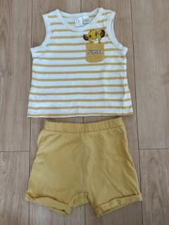 H&M シンバ タンクトップとショートパンツセット 12Mのサムネイル