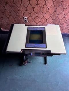 オ*ン様 スペース 数量限定特典！クッションプレゼント中】遊べる貯金箱 木 テーブル型ゲーム機 インベーダーゲーム 2/21までの期間限定出品 その他
