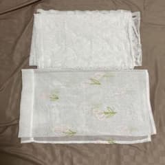 100×90のレースカーテンと45×100のローカーテンのサムネイル