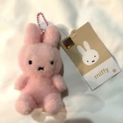韓国　ミッフィー ぬいぐるみキーホルダー ピンクのサムネイル