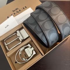 正規品COACH3点セットシグネチャーフリーサイズリバーシブルベルトギフト箱付き COACH - 新品COACH3点セットシグネチャーフリーサイズリバーシブル