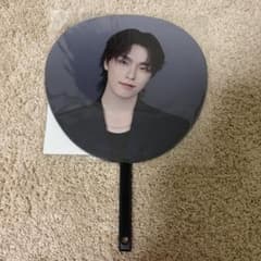 SEVENTEEN NEW_ JAPAN うちわ ディノ - メルカリ