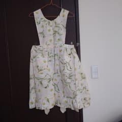 花柄エプロンのサムネイル