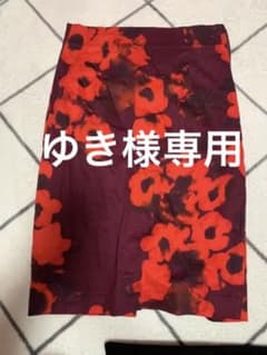 ZARA 花柄タイトスカート　Mサイズのサムネイル