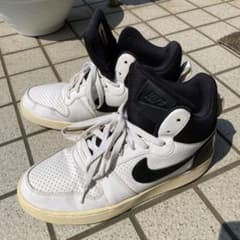NIKEハイカットスニーカー26.5㌢のサムネイル