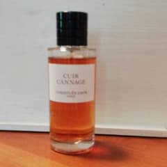 香水CUIRCANNGEのサムネイル