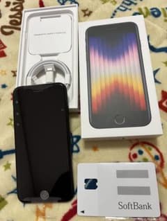 Apple iPhone SE 第3世代 64GB ミッドナイトのサムネイル