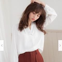 白ブラウスのサムネイル