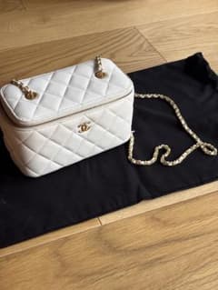 【正規品】CHANEL シャネル クラッチ ウィズ チェーン（バニティバッグ）のサムネイル