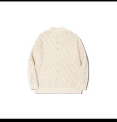 クリーム色模様入りニットセーターのサムネイル