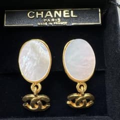 CHANEL ヴィンテージ ココマーク ゴールドメッキシェルイヤリング 95A 