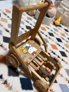 ハローキティー 木製手押し車のサムネイル
