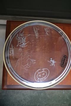 dragon ash ikuzone在籍時　メンバー全員サイン　ドラムヘッド dragon ash ikuzone在籍時 メンバー全員サイン ドラムヘッド - メルカリ