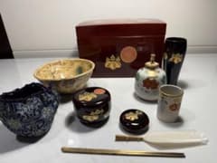 蒔絵 茶道具揃い 茶箱セット 茶碗 振出 茶筅筒 棗 羽箒付 蒔絵 茶道具揃い 茶箱セット 茶碗 振出 茶筅筒 棗 羽箒付 - メルカリ