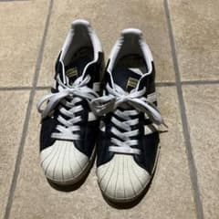 adidas スニーカー ブラック/ホワイト　スーパースターのサムネイル