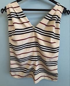 Burberry BLUE LABELベージュ系 ストライプ柄 タンクトップのサムネイル
