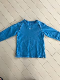 ナイキ長袖Tシャツのサムネイル