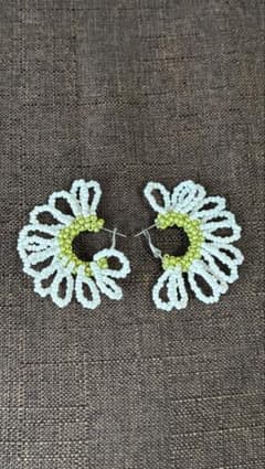 【美品】designsix ビーズ ピアス FLOWER HOOP PIERCEのサムネイル