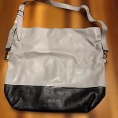 【良品レキップ ヨシエイナバ】レザー ショルダーバッグA4(配送料込)のサムネイル
