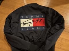 Tommy Jeans 黒 ジャンパー ブルゾンのサムネイル