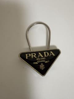 PRADA トライアングルロゴ キーリングのサムネイル