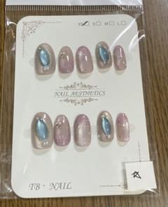 【まとめ買い値引き】ネイルチップ ピンク 紫 ラメ 宝石風 ぷっくりのサムネイル
