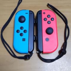 ニンテンドースイッチ　ジョイコン　レッド　ブルーのサムネイル