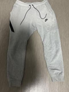 Nike テックフリース　グレーのサムネイル