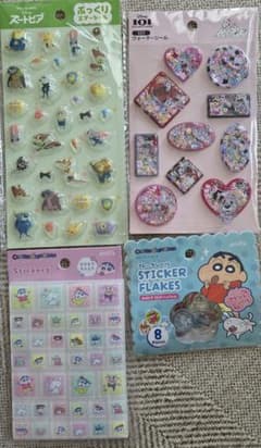ディズニー クレヨンしんちゃん シール 4種セットのサムネイル