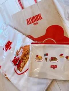ALVARK東京　ルーク スイーツデザイン kawaii♡タオル&ポーチセットのサムネイル