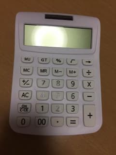 電卓 白 100円値引！のサムネイル