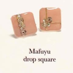 アプリコットベージュ drop square pierce▪️のサムネイル